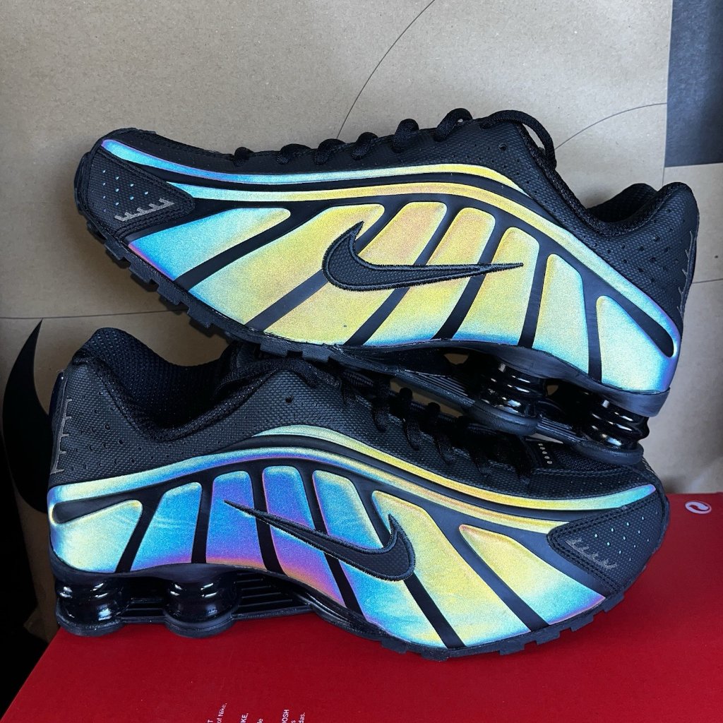 New Nike Shox R4 Se Black Seaweed "Iridescent" Im6596-001 Men's Size 9